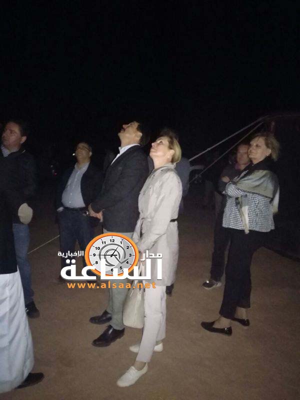 الرئيس الهنغاري وعقيلته يشهدان غروب الشمس