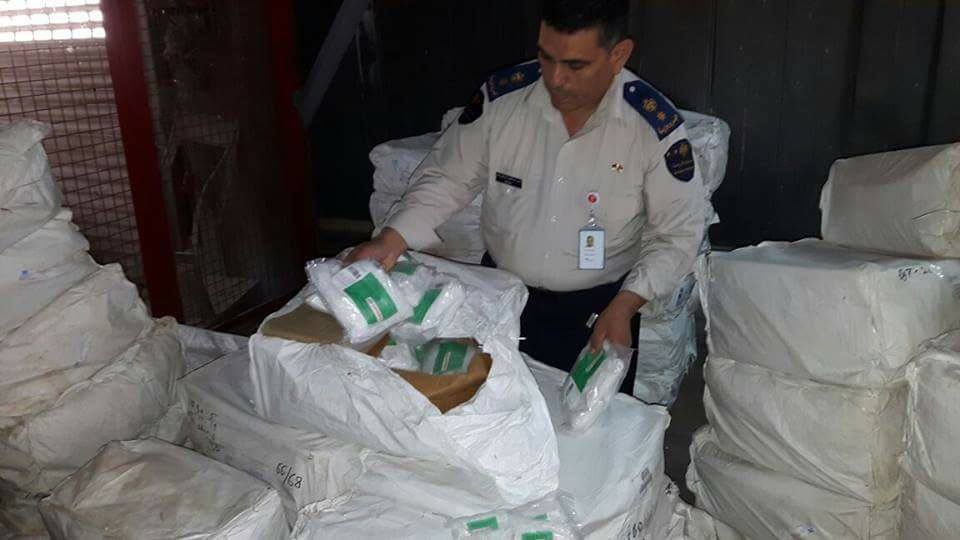 الجمارك تحبط تهريب 4 كيلوغرام من