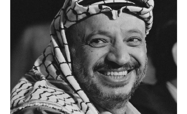 الفلسطينيون يحيون الذكرى 13 لرحيل ياسر