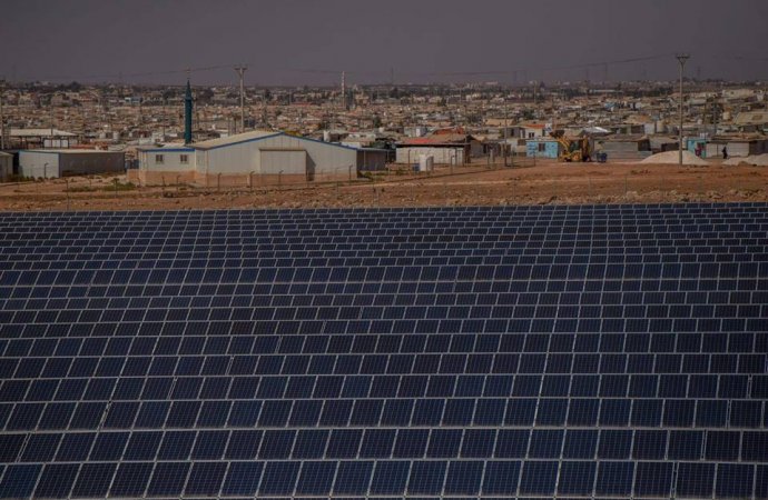 مخيم الزعتري للاجئين يتحول للطاقة الخضراء