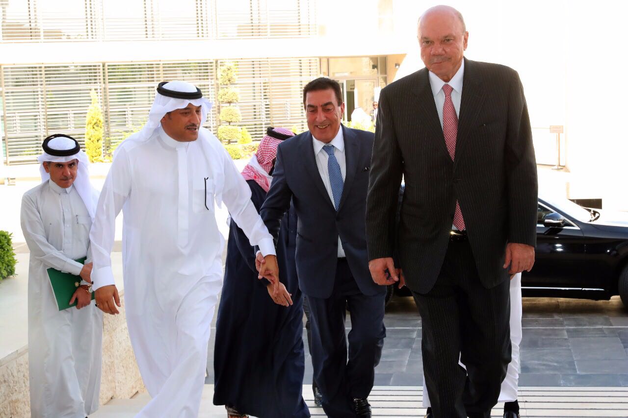 الفايز والطراونة يزوران السفير السعودي في