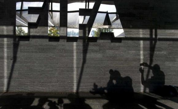 انتحار مسؤول متورط بـ (فضيحة الفيفا)