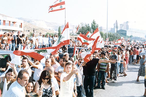 استقبال شعبي ينتظر الحريري في بيروت