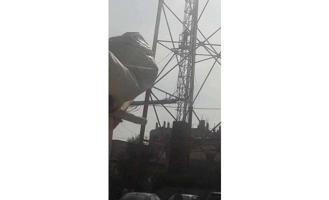 الأمن يثني شابا عن الانتحار في