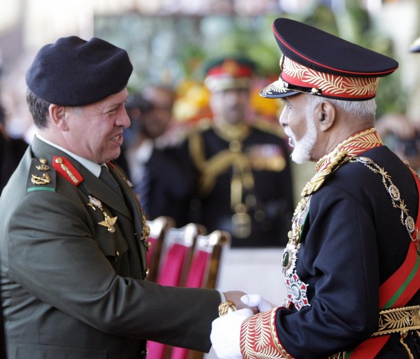 الأردنيون في عمان يهنئون السلطان قابوس