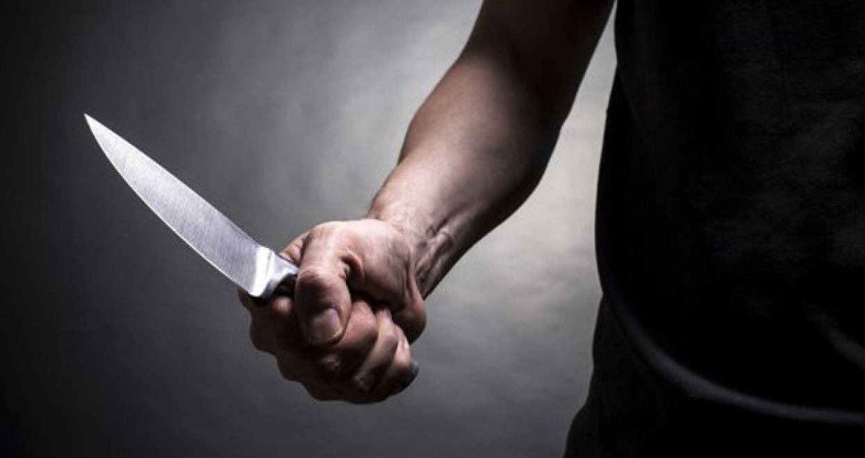 عمان.. شاب يقتل شقيقته طعنا في