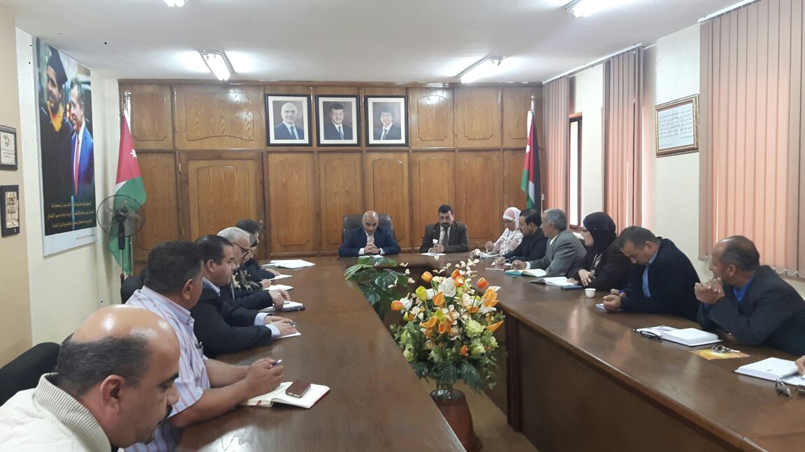 المومني يجتمع برؤساء تربية لواء الجامعة