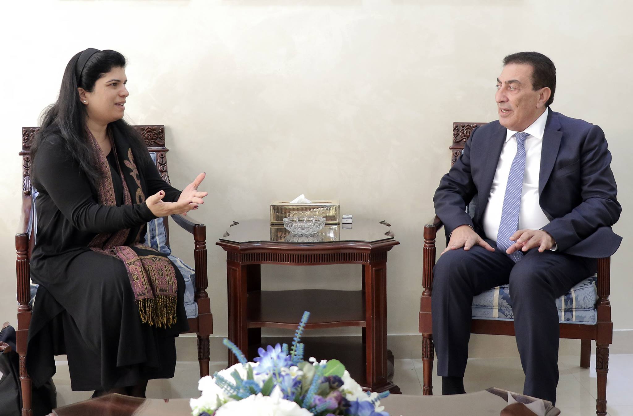 الأميرة سمية تبحث والطراونة قانون الجامعات