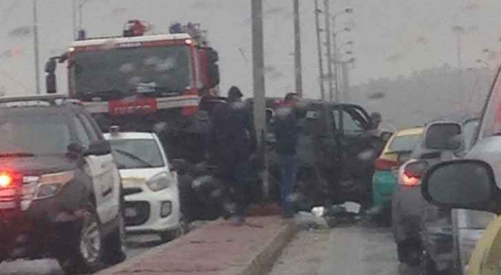 7 إصابات بانزلاق 3 مركبات بسبب