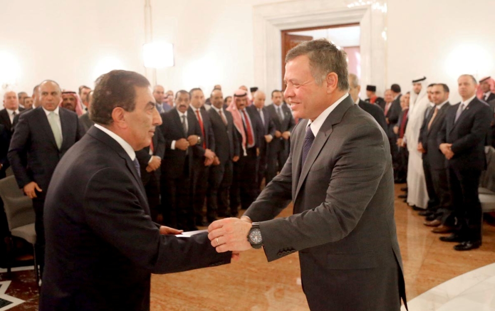 الملك يستمع إلى ردي مجلسي الأعيان