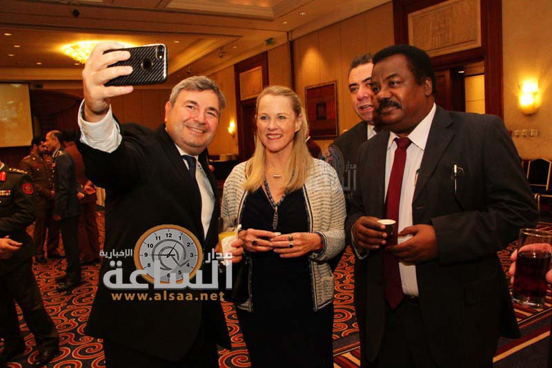 «سيلفي دبلوماسي» تركي - لبناني -