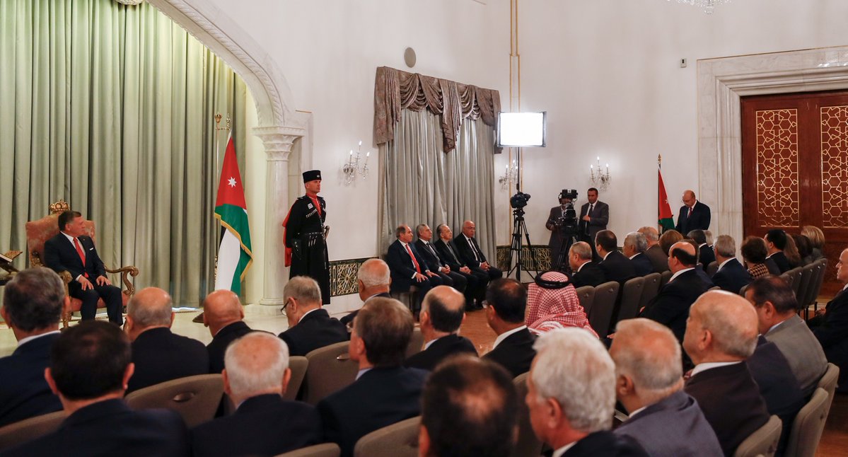 الملك يستمع إلى ردي مجلسي الأعيان