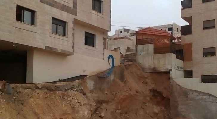 عمان.. اخلاء مبنيين آيلين للسقوط في