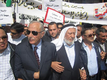 عبيدات ومنصور يغيبان عن الأضواء.. ما