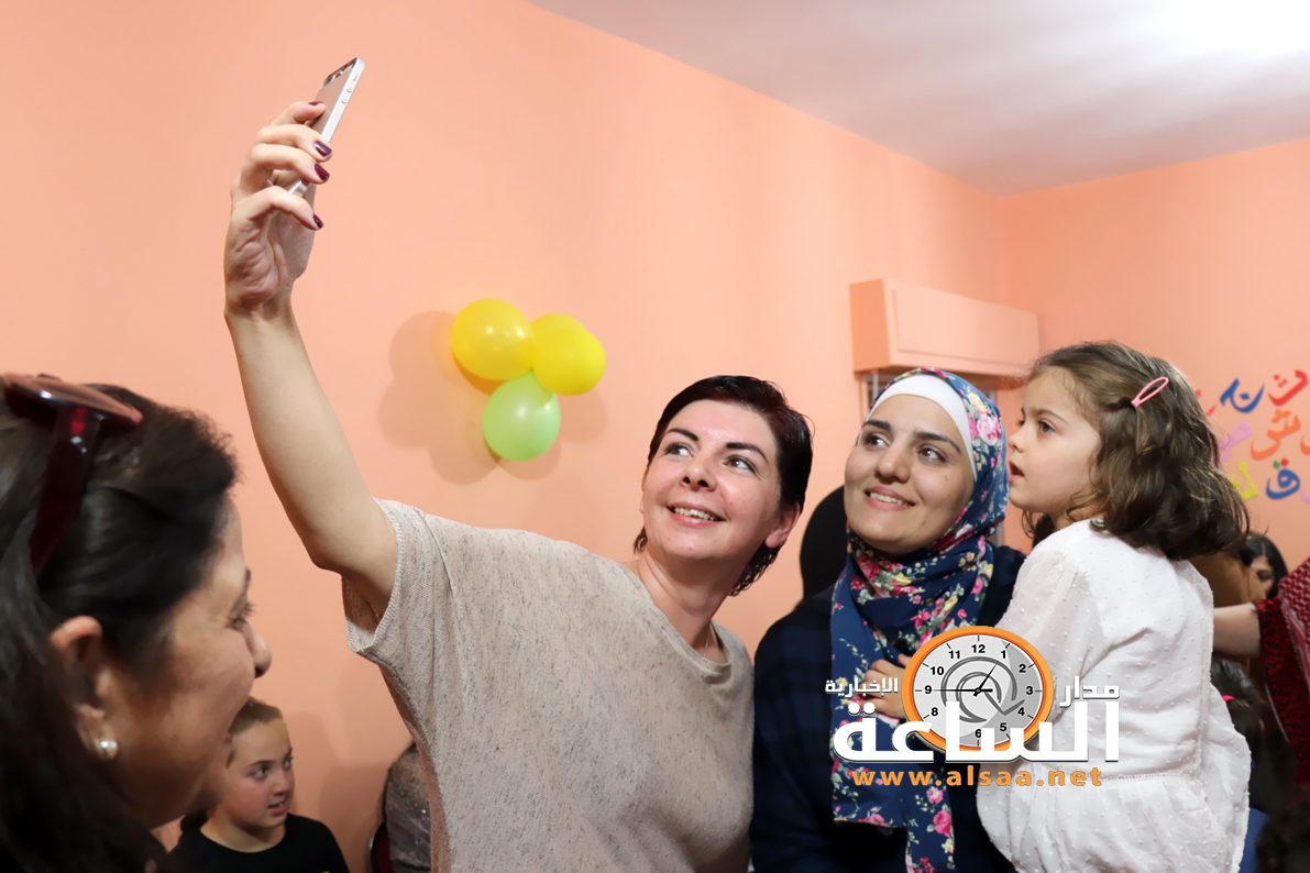 «ميريانا» في الفحيص.. لبيع كتاب «رحلة