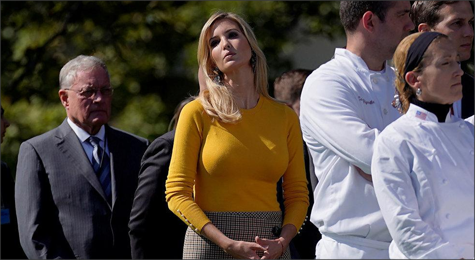 دون مكياج.. .إيفانكا ترامب تنشر صورتها