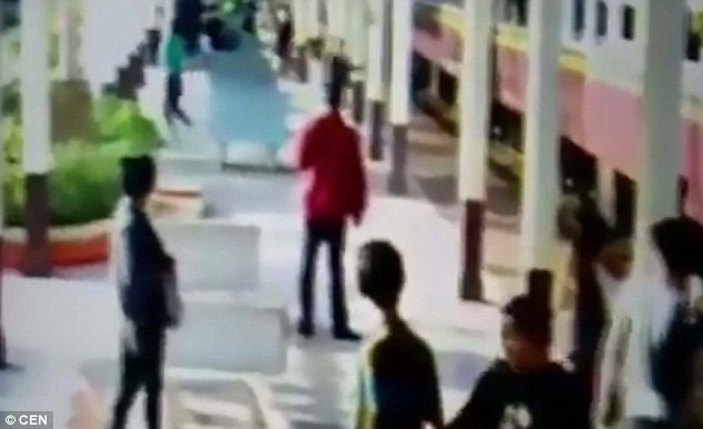 شاهد كيف نجا رجل من الانشطار