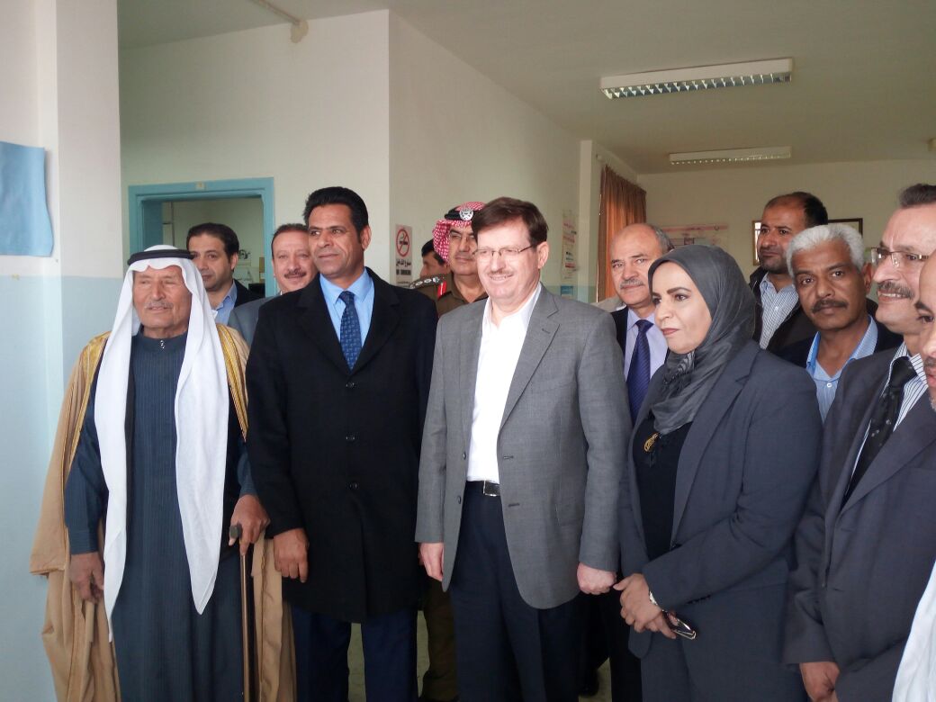 الشياب يطلع على واقع المراكز الصحية