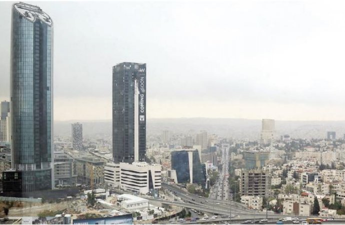 رجال أعمال ومصرفيون يشكون من الحكومة