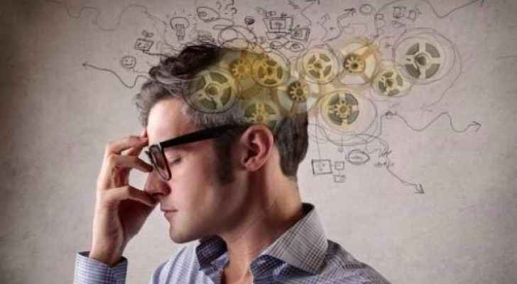 لماذا نغمض العينين عند محاولة تذكر