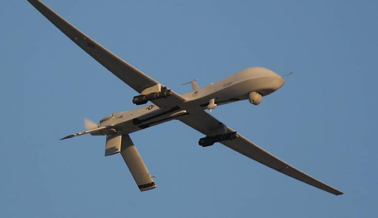 النظام السوري يطلق قذائف على طائرة