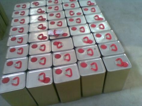 الغذاء والدواء تتلف 800 تنكة زيت