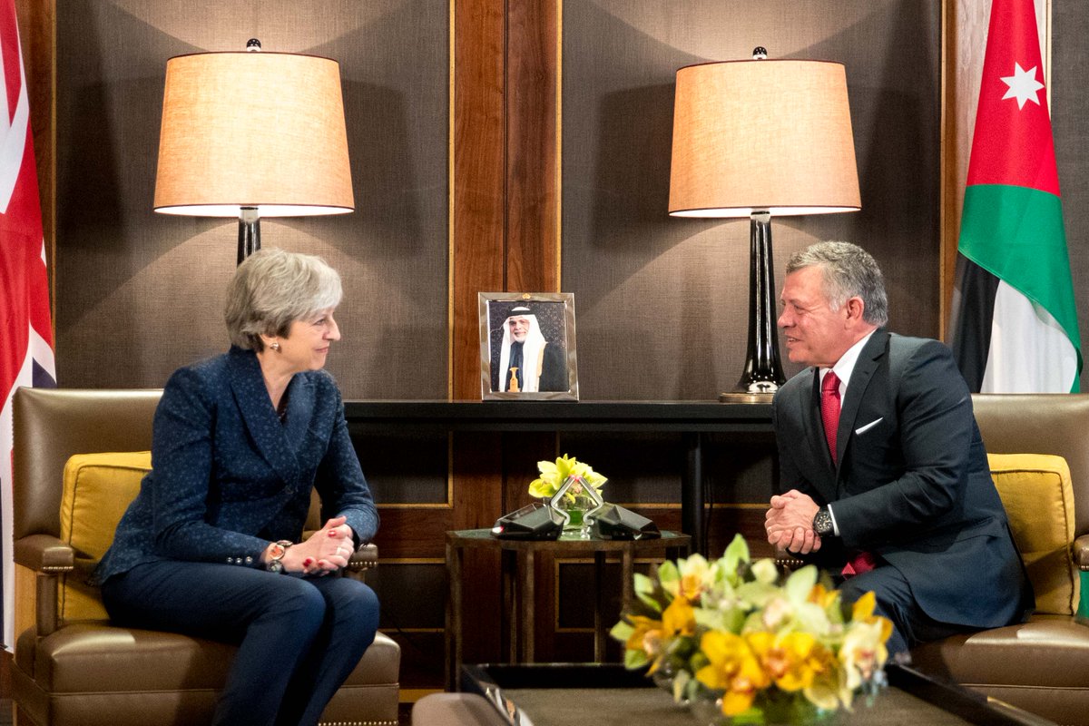 الملك يجري مباحثات مع رئيسة الوزراء