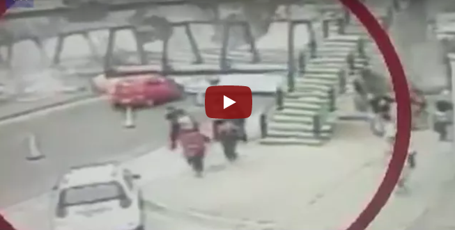 بالفيديو.. . العناية الإلهية تنقذ سيارة