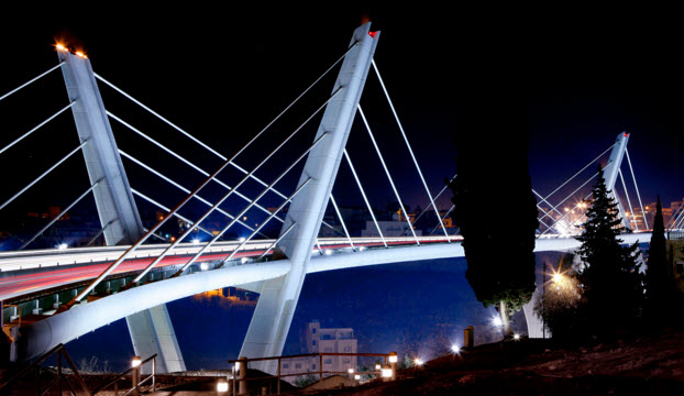 ’سيلفي‘ تستنفر الاجهزة الامنية على جسر