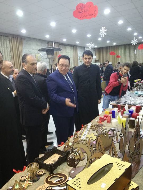 بالصور : حداد يفتتح البازار والسوق