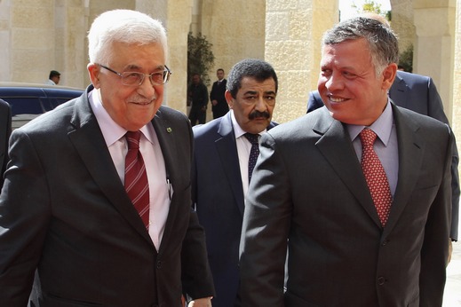 عباس يتصل بالملك