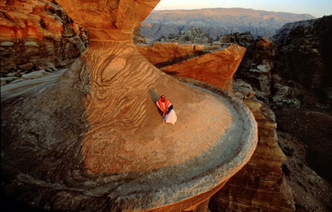 «متقاعدي الضمان»: الضرائب والرسوم والرخص تلتهم