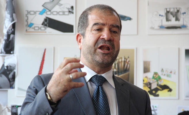 أبو السكر يحيل ’رخصة مهن‘ غير