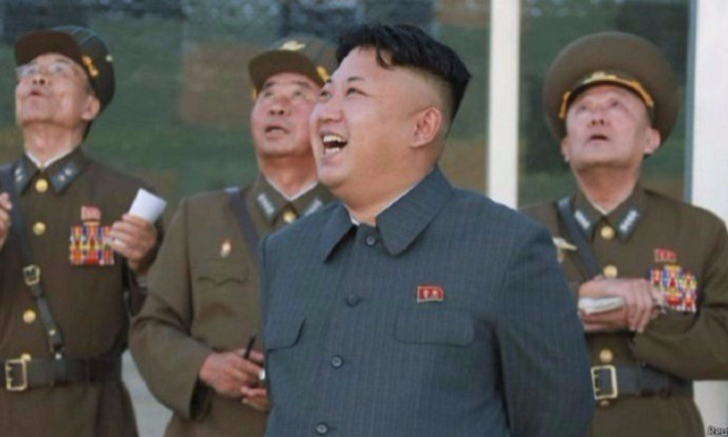 ركاب طائرة شاهدوا صاروخ كيم أثناء