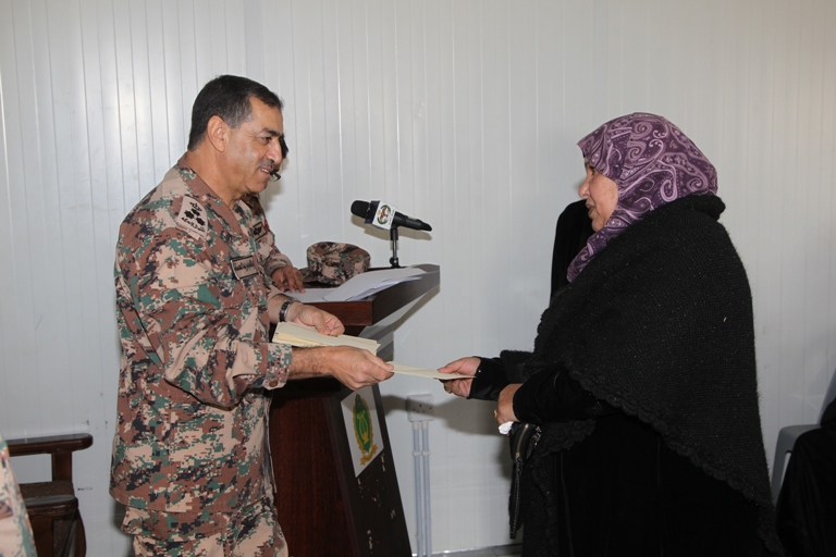 تكريم عدد من ذوي المتوفين في