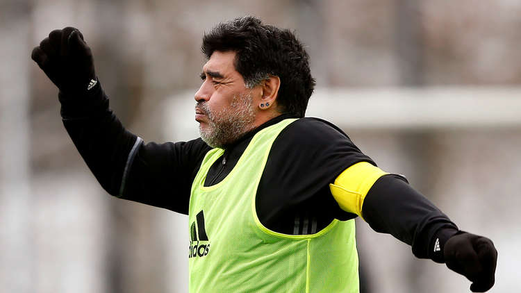 إيقاف مارادونا 4 مباريات