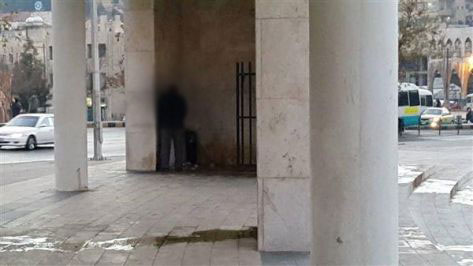 بالصور.. منظر مقزز بالقرب من أمانة