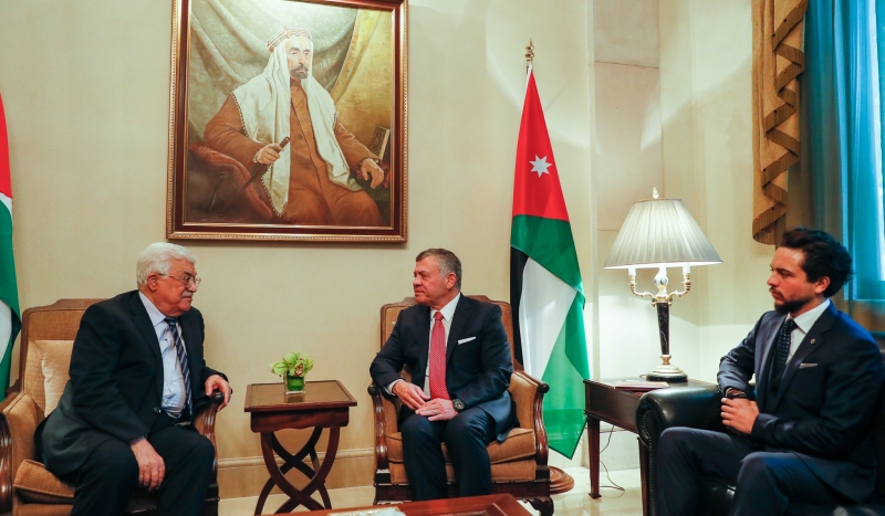 الملك وعباس: أي إجراءات تستهدف المساس