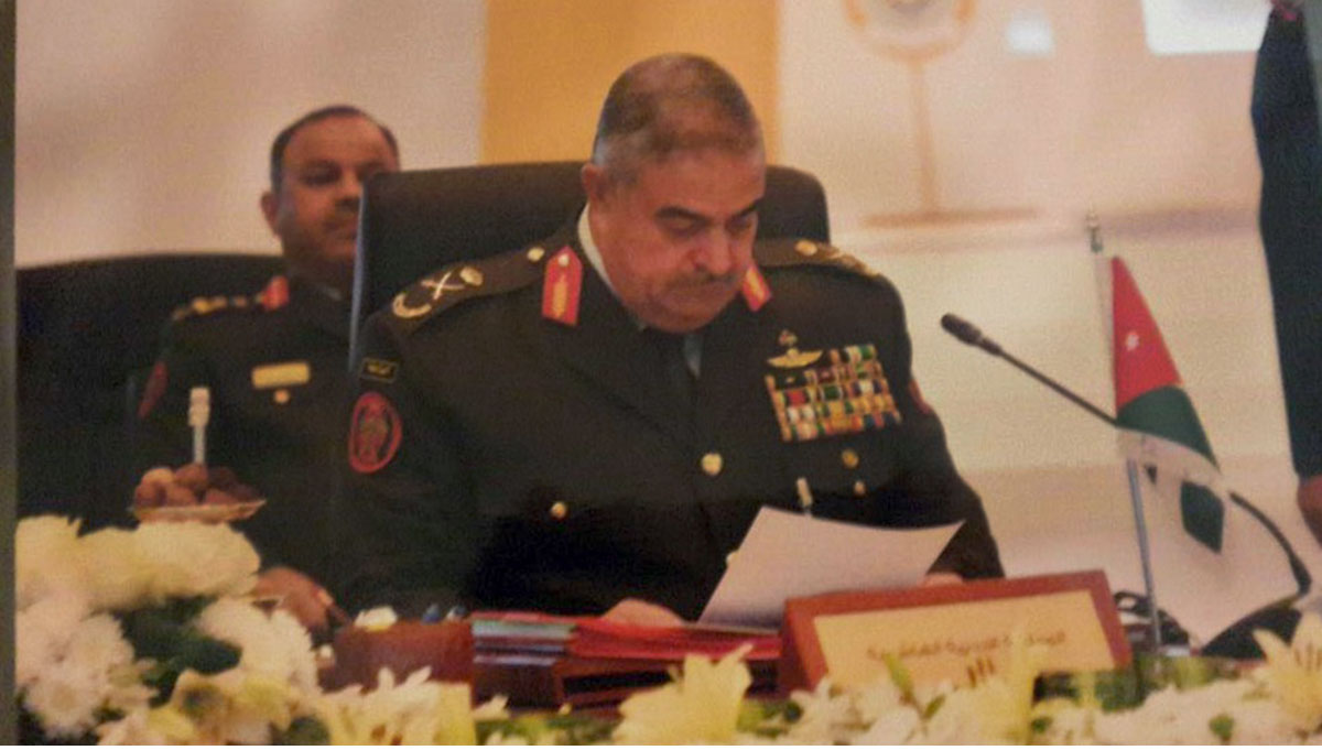 الفريحات يؤكد مراجعة الخطط الخاصة لمحاربة