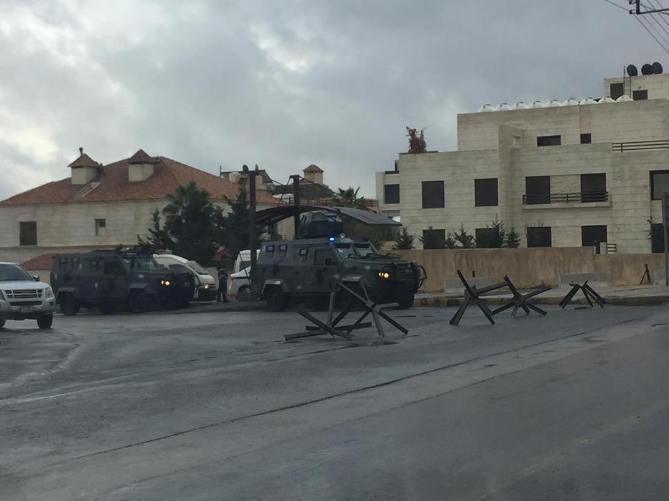 ’الأمانة‘ تعزّز الحواجز الإسمنتية في محيط