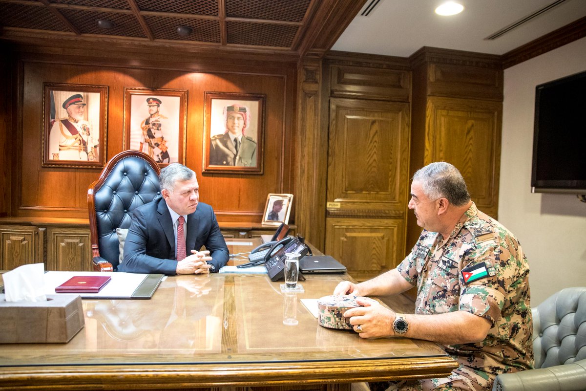 الملك يزور القيادة العامة للقوات المسلحة