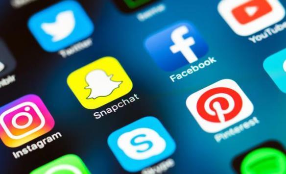 لماذا تجمع مواقع التواصل بياناتك؟