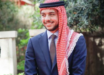 الأمير الحسين والملك سلمان في صورة