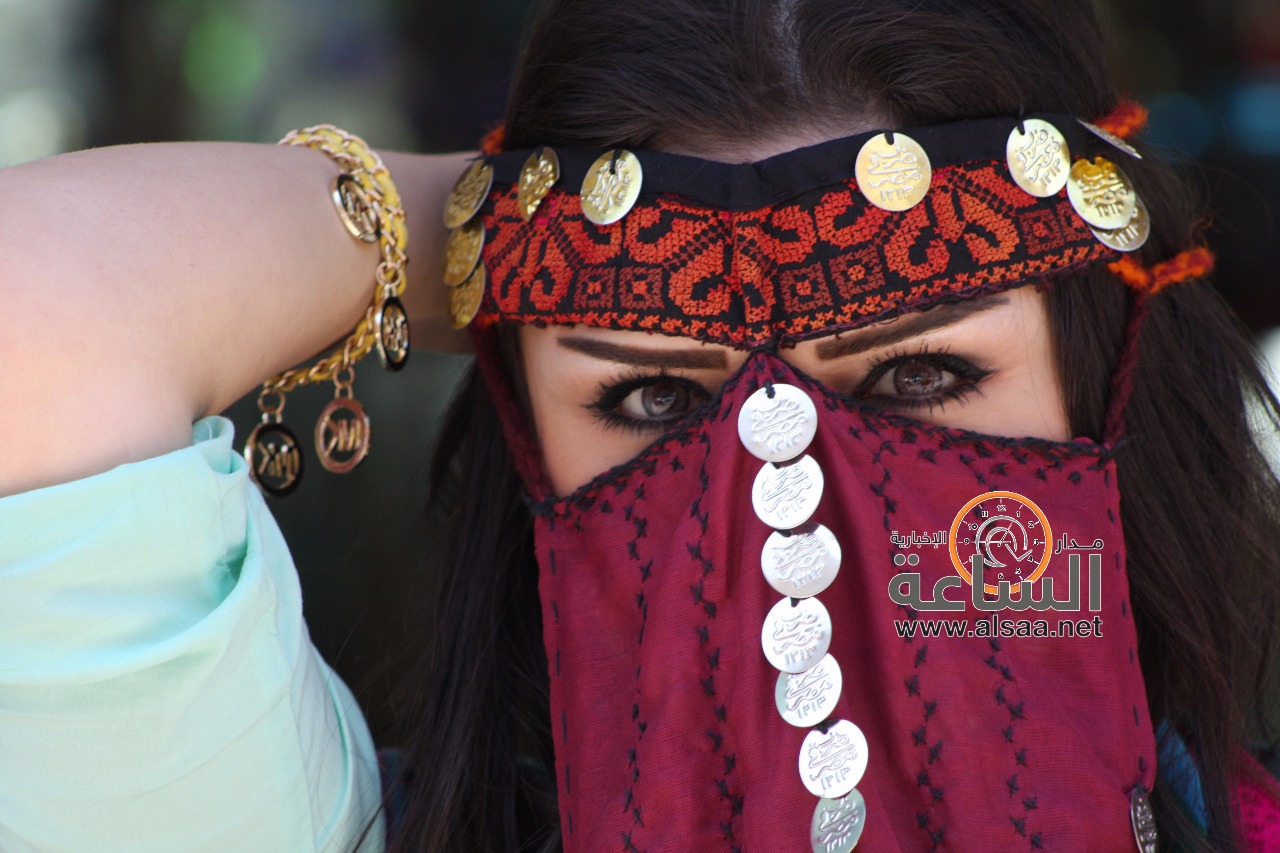 الفنانة «اميرة سمير».. ترتدي البرقع (صور)