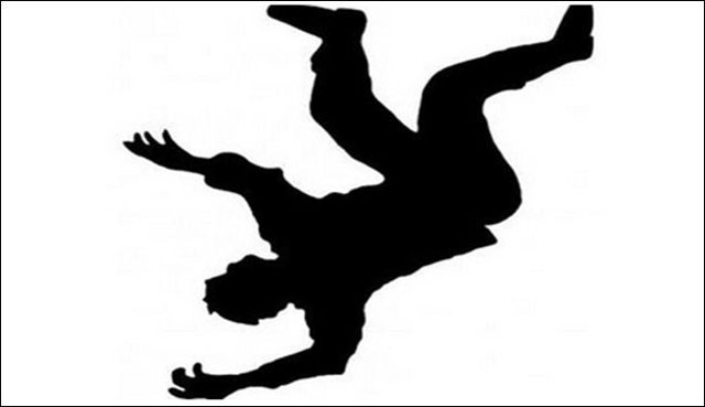 وفاة ’حدث‘ بعد عودته متاخرا الى