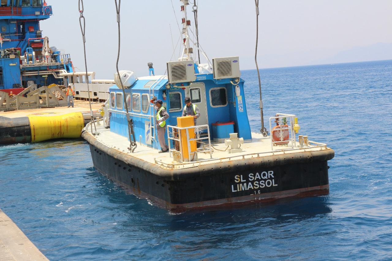 صقر قارب ارشاد للخدمات البحرية السريعة