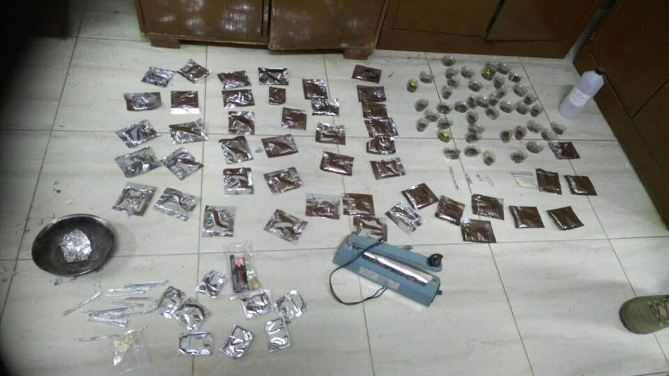 القبض على 12 شخصا من مروجي