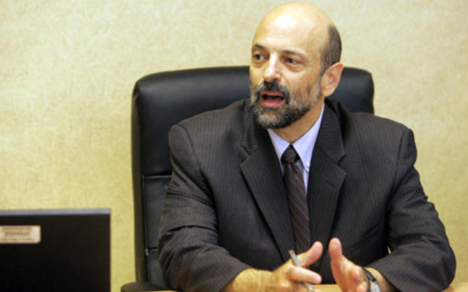 ’الرزاز‘ يتفقد طلبة التوجيهي