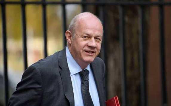 (أفلام إباحية) تطيح بنائب رئيسة وزراء