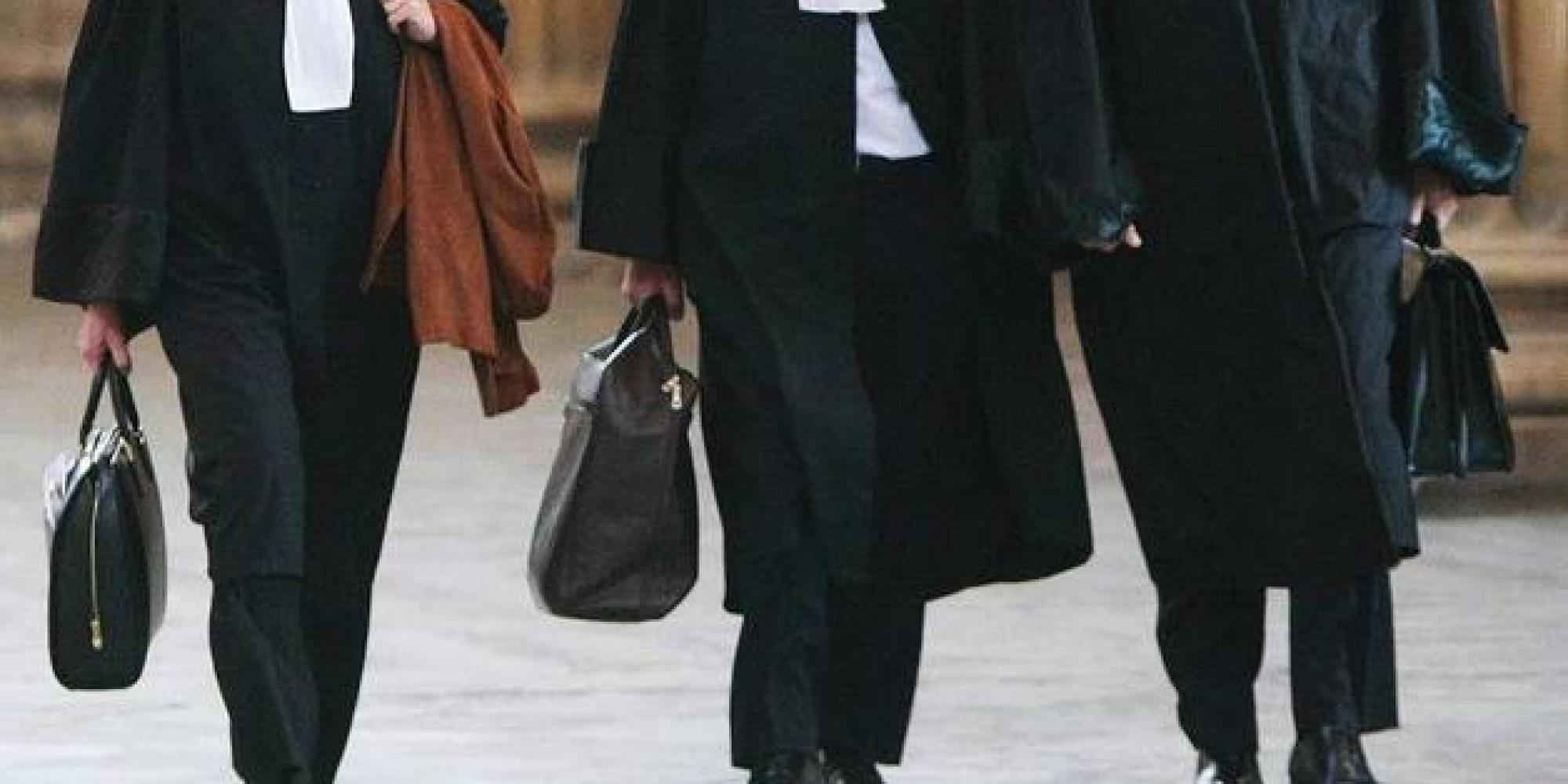 شطب 400 محام ونقل 150 الى